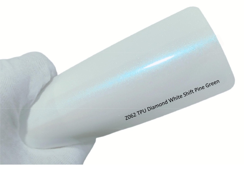 Z062 Diamond White Shift Pine Green – kolorowa folia PPF