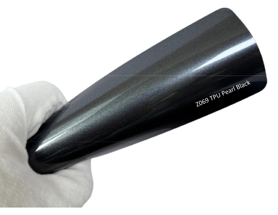 Z069 Pearl Black – kolorowa folia PPF